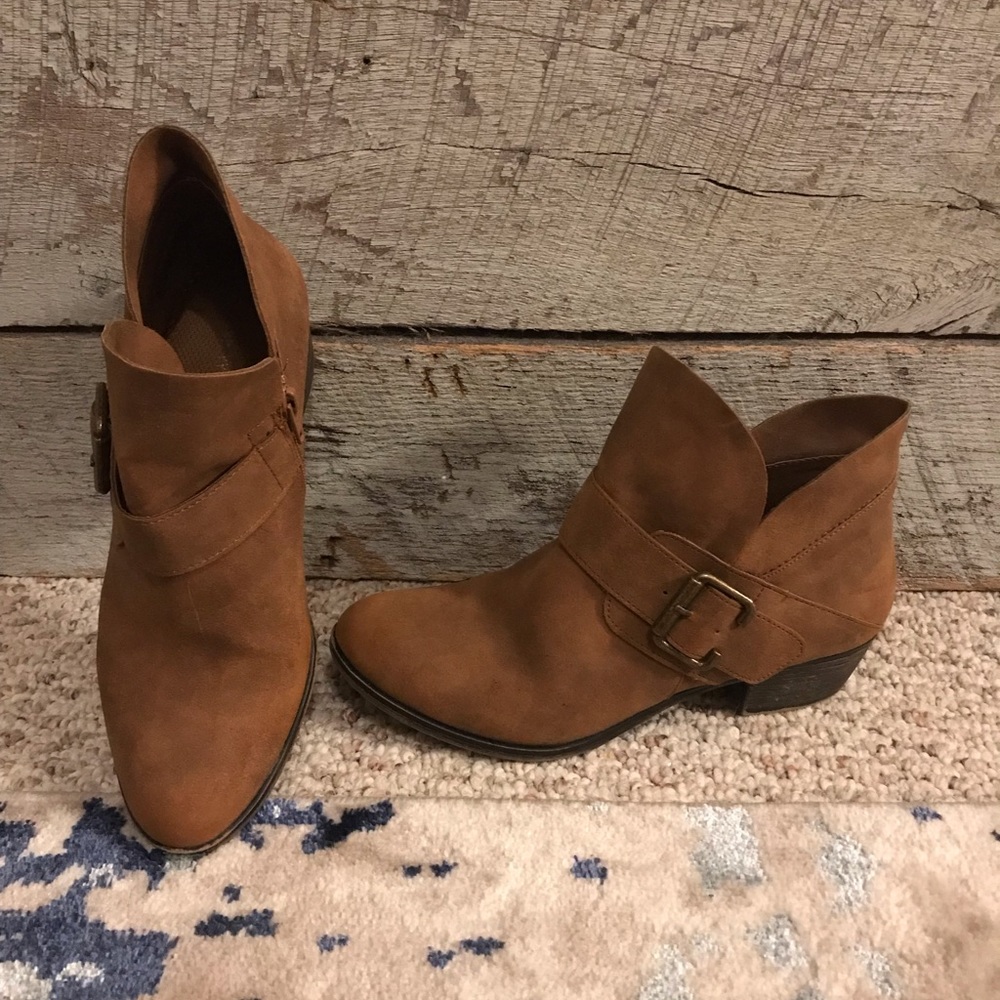 Brown Nine West booties